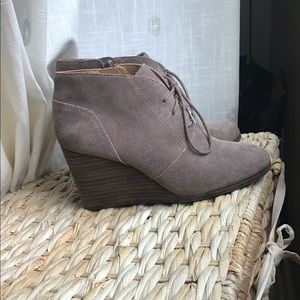 Lucky Brand Shylow Suede Ankle Booties Sz 7.5